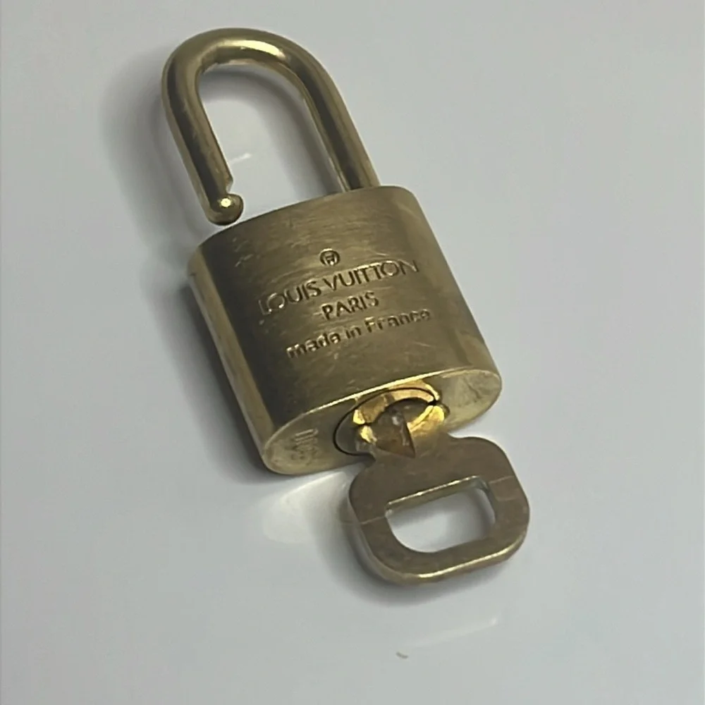 Louis Vuitton Padlock & Key #300